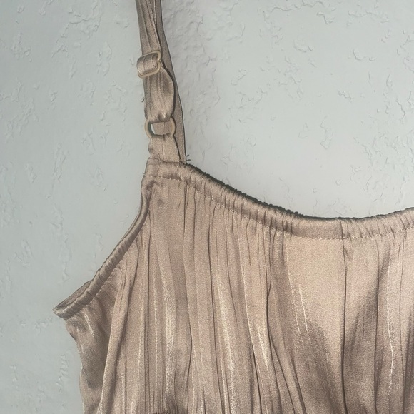 Old Navy Champagne Camisole Top - Picture 7 of 8